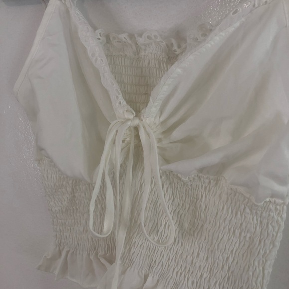 ❌SOLD❌White Crop Top - Picture 3 of 3